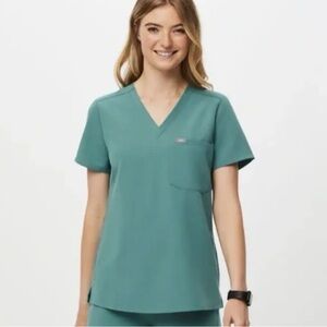Figs Catarina Marine / Cactus One-Pocket Scrub Top Women’s